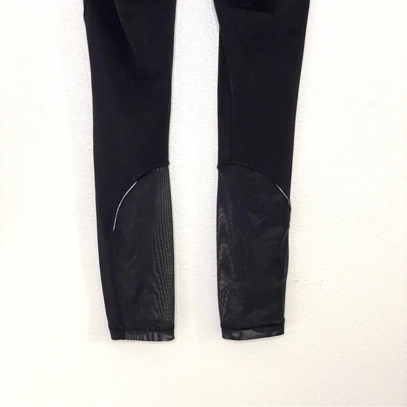 Lululemon Fast and Free Crop 23” Mesh Legging Black Incognito Camo Embossed 2 - Picture 11 of 16